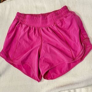 Lululemon Hotty Hot Low-Rise 4” Lined Pink Shorts. Size 4